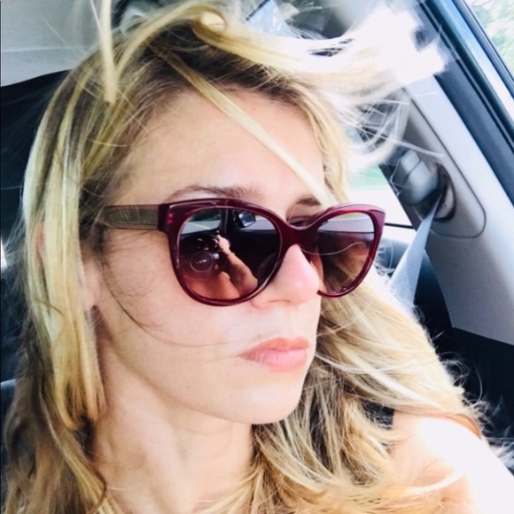 Meet your Posher, Hannah - Picture 2 of 6